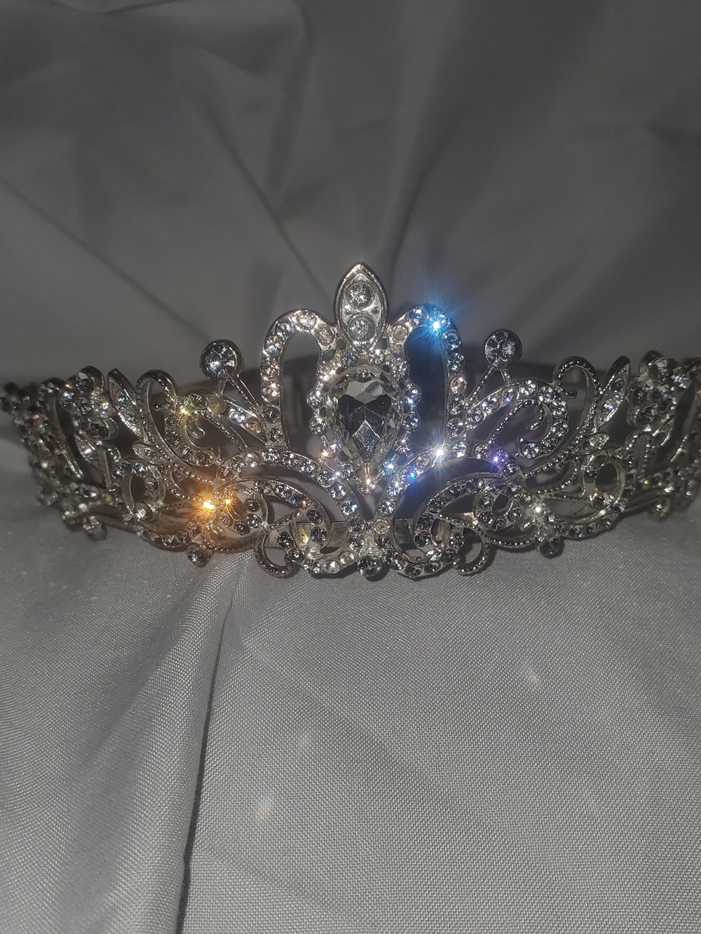 Silver Crystal Rhinestone Tiara Crown - Elegant Bridal Accessory